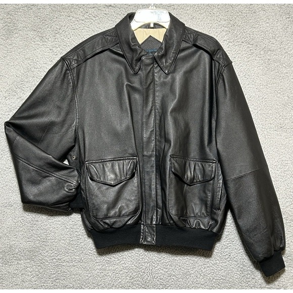 Dunbrooke Jackets & Blazers - Dunbrooke Black Leather Bomber Jacket Mens Size Medium Classic EUC